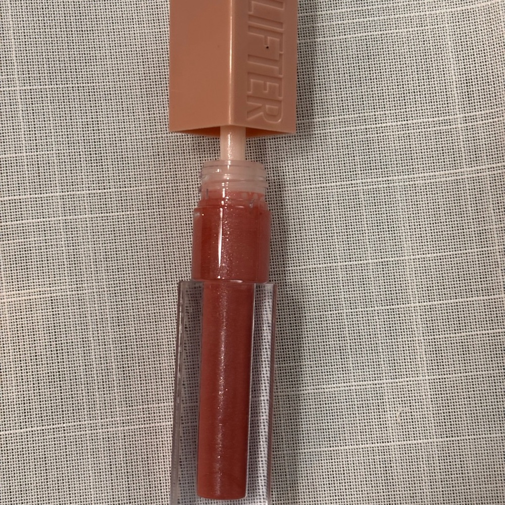 Maybelline Lifter lip Gloss with Hyaluronic Acid NEW —-MOON 003 - Picture 2 of 8
